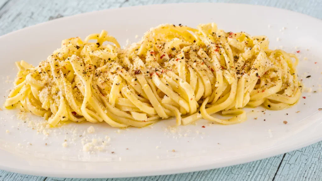 Co zjeść w Rzymie cacio e pepe